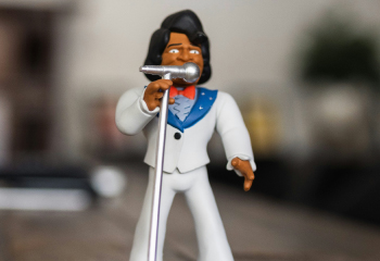 財布を使わない芸能人