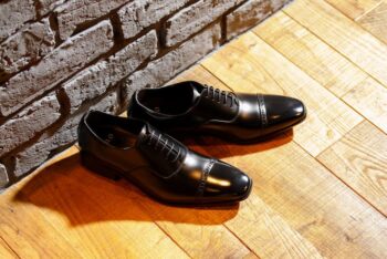 特徴 アデロ 革靴