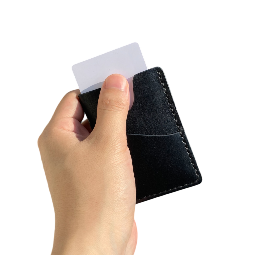 本革カードケース ミニマリスト向け 手縫いハンドメイド カードの取り出し