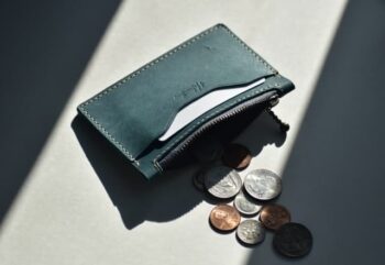 フラグメントケース カードケース 違い