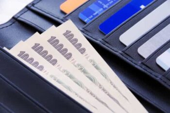 男が長財布を使うのは日本だけ？