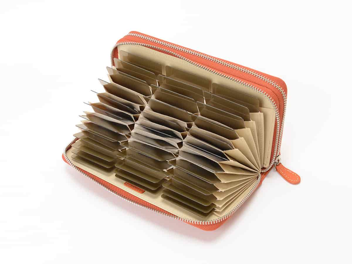 カード が 30 枚 以上 入る 財布 レディース ブランド