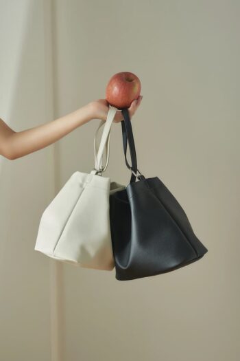 Apple 2Way Mini Bag|LOVST TOKYOより