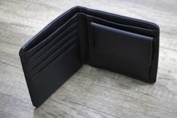 二つ折り財布　開いた状態