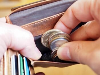 二つ折り財布　小銭入れ