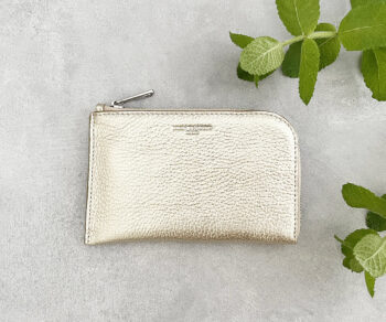 ゴールドの財布 サロンドアルファード