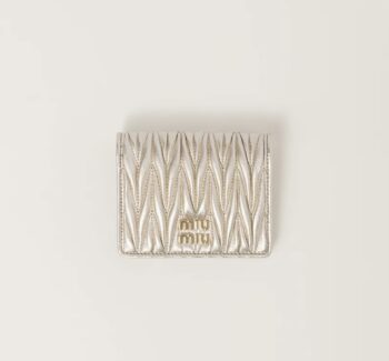 ミュウミュウ ゴールドの財布