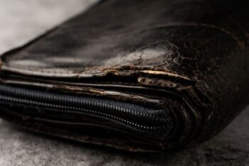 財布　ボロボロ　