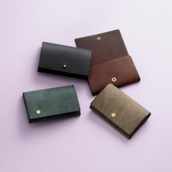 プエブロ or リスシオ 名刺入れ“krum”｜メンズレザーストアより