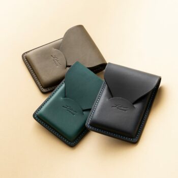 リスシオ 縦型名刺入れ “Letter”｜メンズレザーストアより