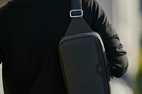 ショルダーバッグ　ペッレモルビダ