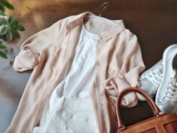 レディース　スニーカー通勤　コーデ　女性