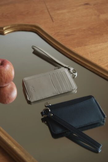 Apple Multi Wallet｜LOVST TOKYOより