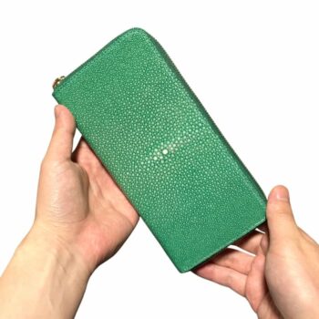 チマブエ　エイ革　ラウンドファスナー長財布　グリーン