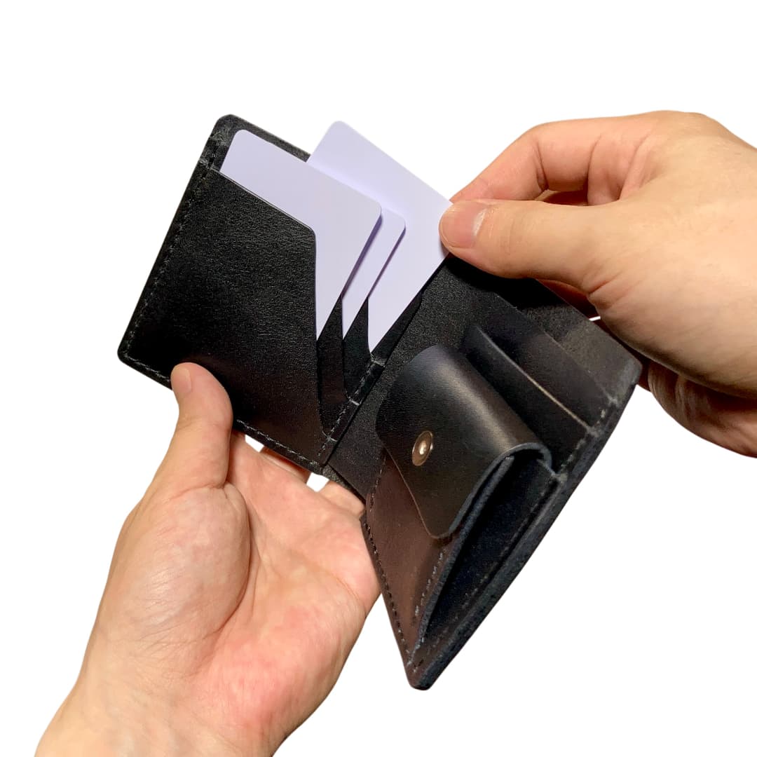 本革二つ折り財布 小銭入れ付き コンパクトサイズ ブラックレザー カード縦入れタイプ カードポケット