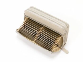 エンボス マルチウォレット|micより