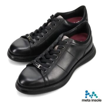 スーツにスニーカーはダメなのか？基本を解説