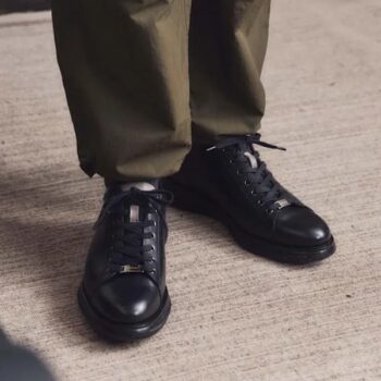 メンズにおすすめの黒いレザースニーカー【マドラス】