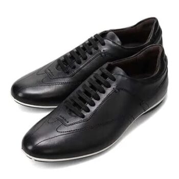 さまざまなシーンに合わせやすい ドレスレザースニーカー DM6922｜マドラスより