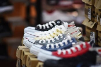 何歳まで履ける？ コンバース スニーカー 年齢層