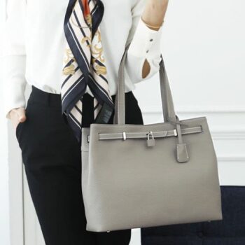 傳濱野 バッグ 芸能人