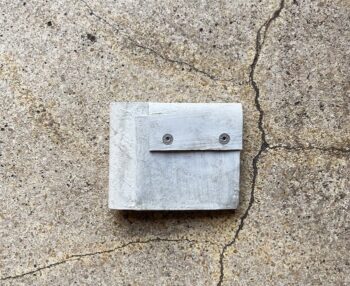 壁のような 遊び心ある財布 カガリユウスケ