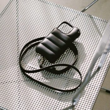 BALLON（バロン）｜デミュウで最も人気の高い背面手帳型ケース