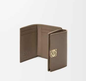 ロエベ｜50代女性の財布としての魅力