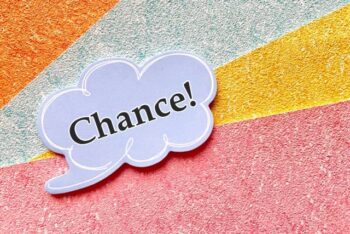 お財布の色は何色がいい？2026年のラッキーカラー