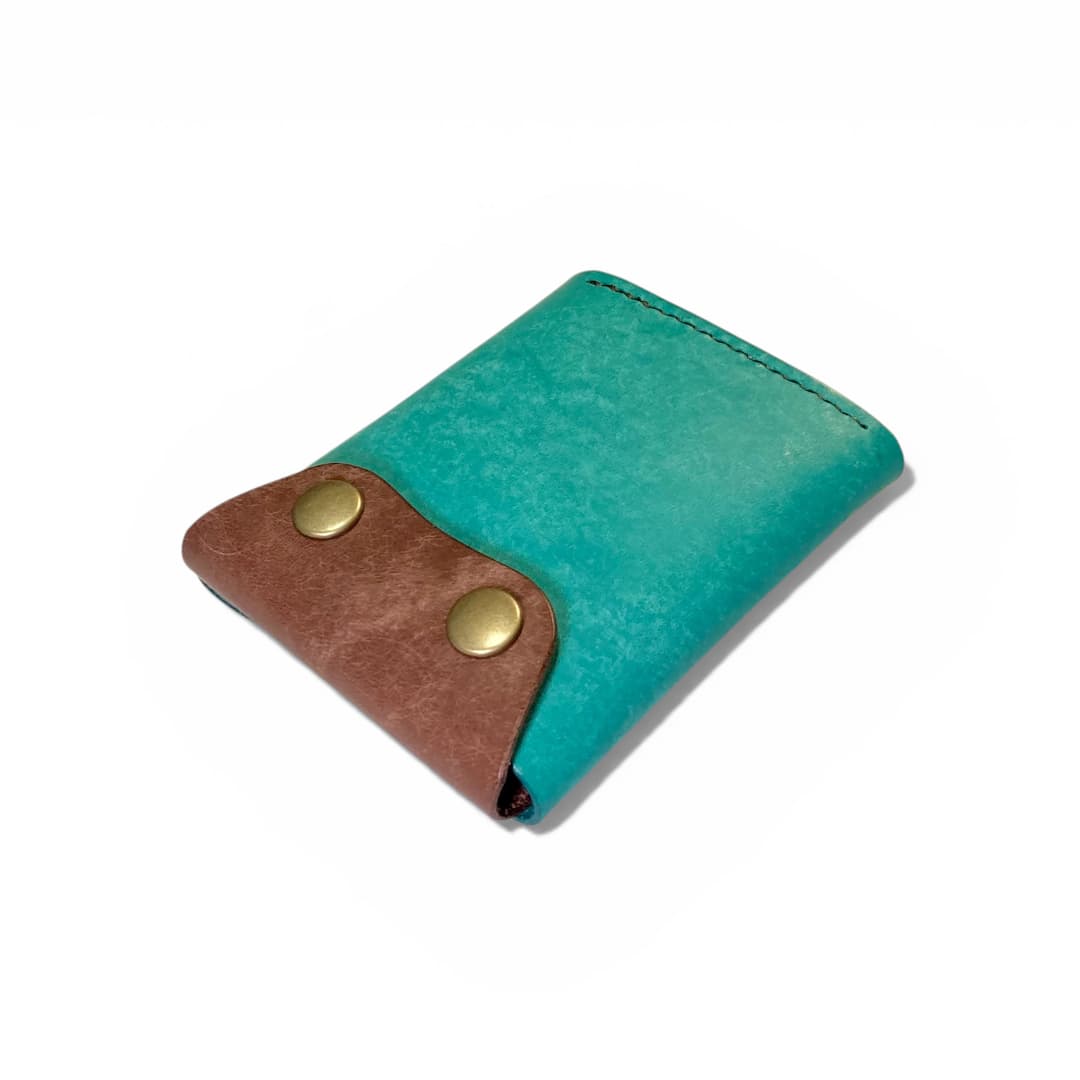 4色のイタリアンレザー クロスフラップミニウォレット 背面