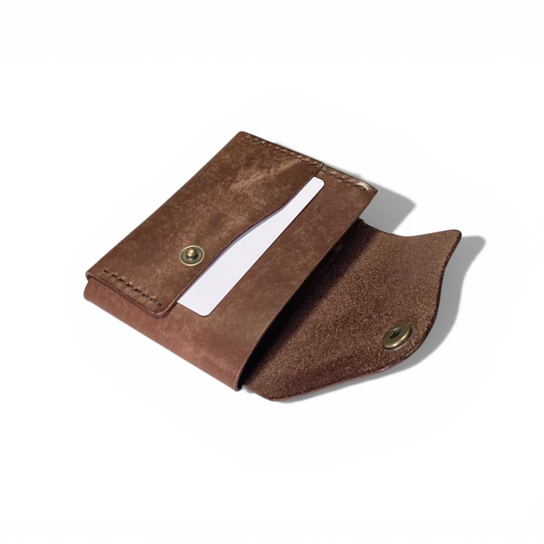 クロスフラップミニウォレット マヤレザー ブラウン フロントカードポケット