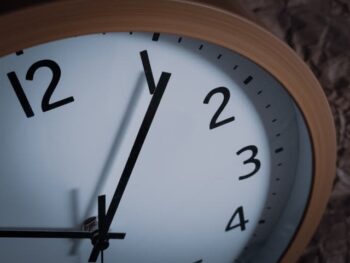 時間｜財布の使い始めに最適なのは？