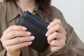 プチプラは50代女性の財布として恥ずかしい？