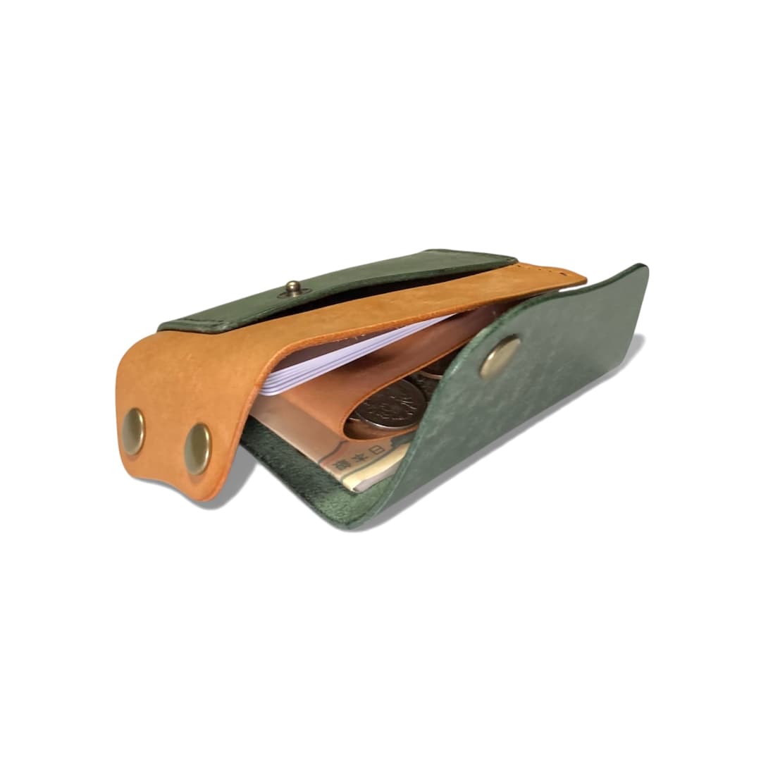 ダークグリーン キャメル クロスフラップミニウォレット 容量