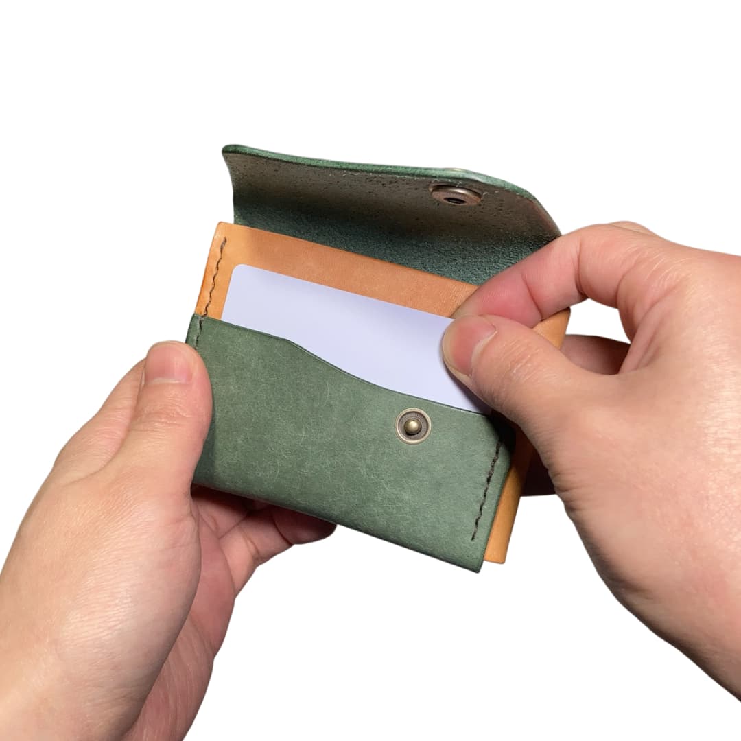 ダークグリーン キャメル クロスフラップミニウォレット カードポケット
