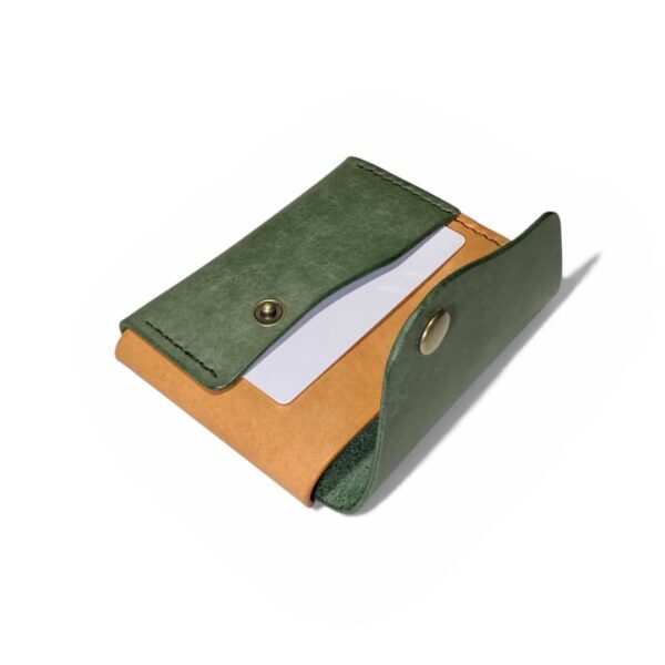ダークグリーンとキャメルのバイカラー・マヤショルダーレザー・クロスフラップミニウォレット