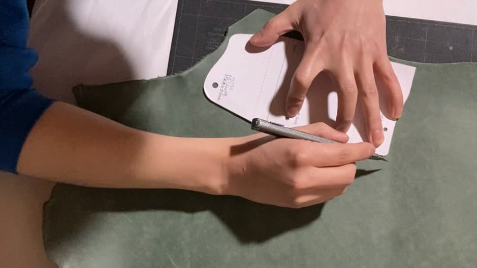 ハンドメイドの革財布おすすめです