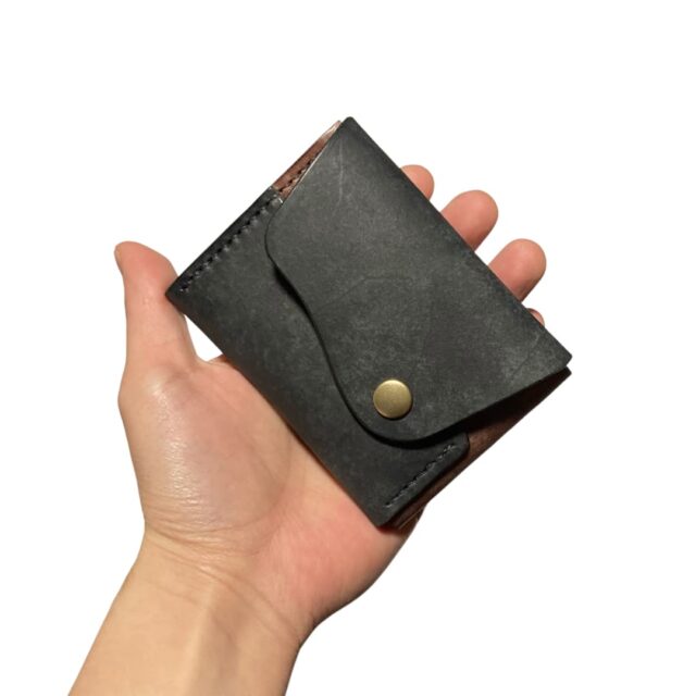 ブラック ブラウン クロスフラップミニウォレット メイン