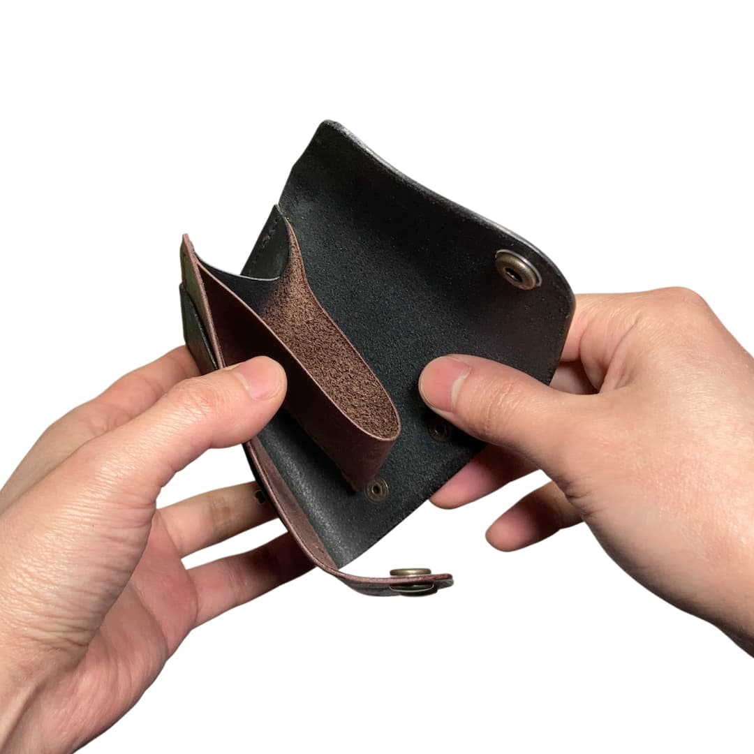 ブラック ブラウン クロスフラップミニウォレット オープン