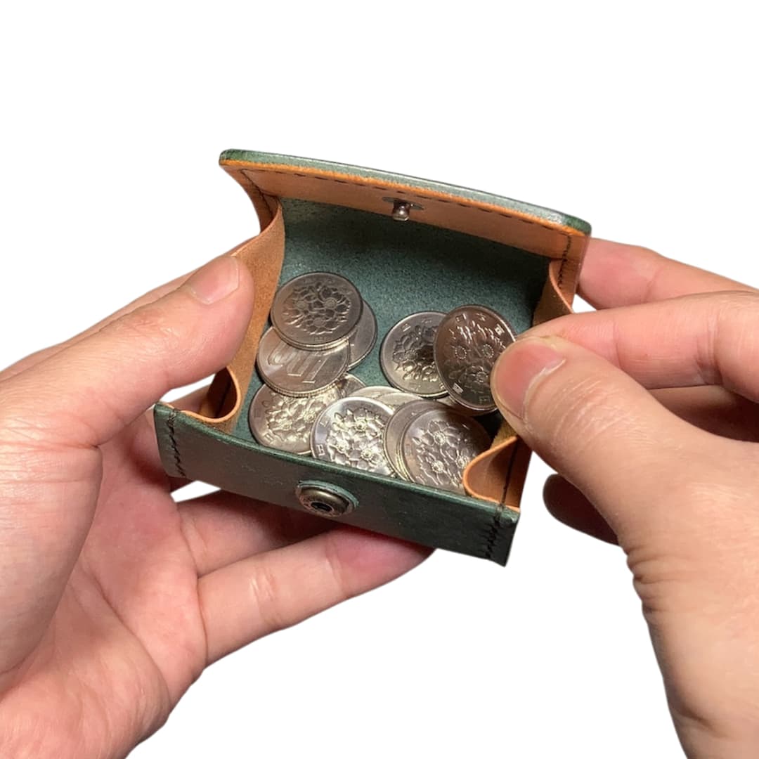 マヤショルダー ボックスコインケース バイカラー 使用イメージ