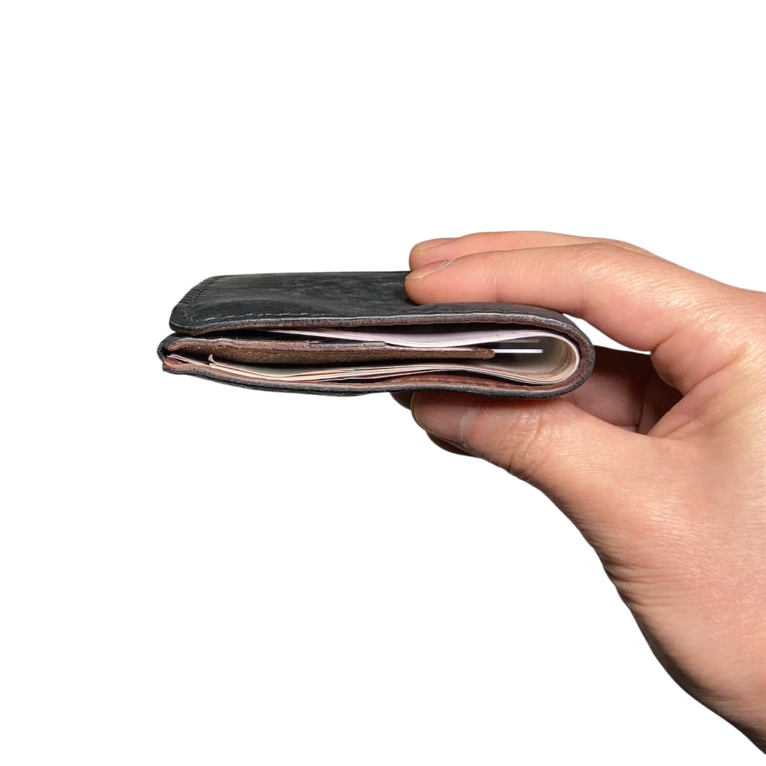 お札とカードだけのミニマリスト財布 厚さ