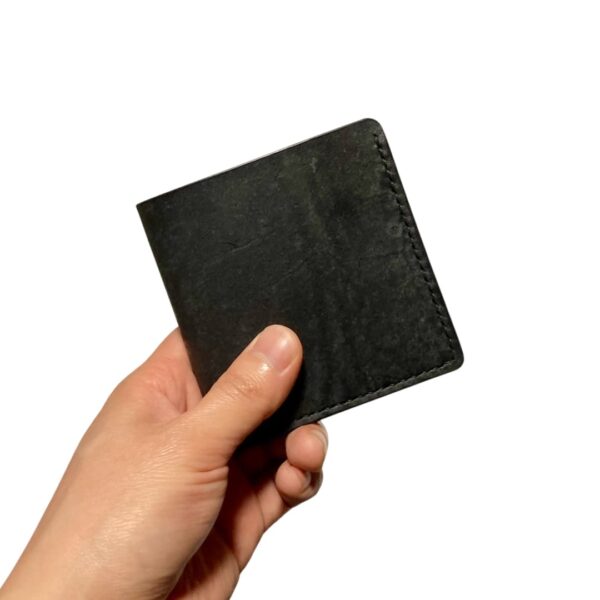 本革二つ折り財布(小銭入れあり)｜シンプル・カード縦入れ・横幅短めのコンパクト財布・黒